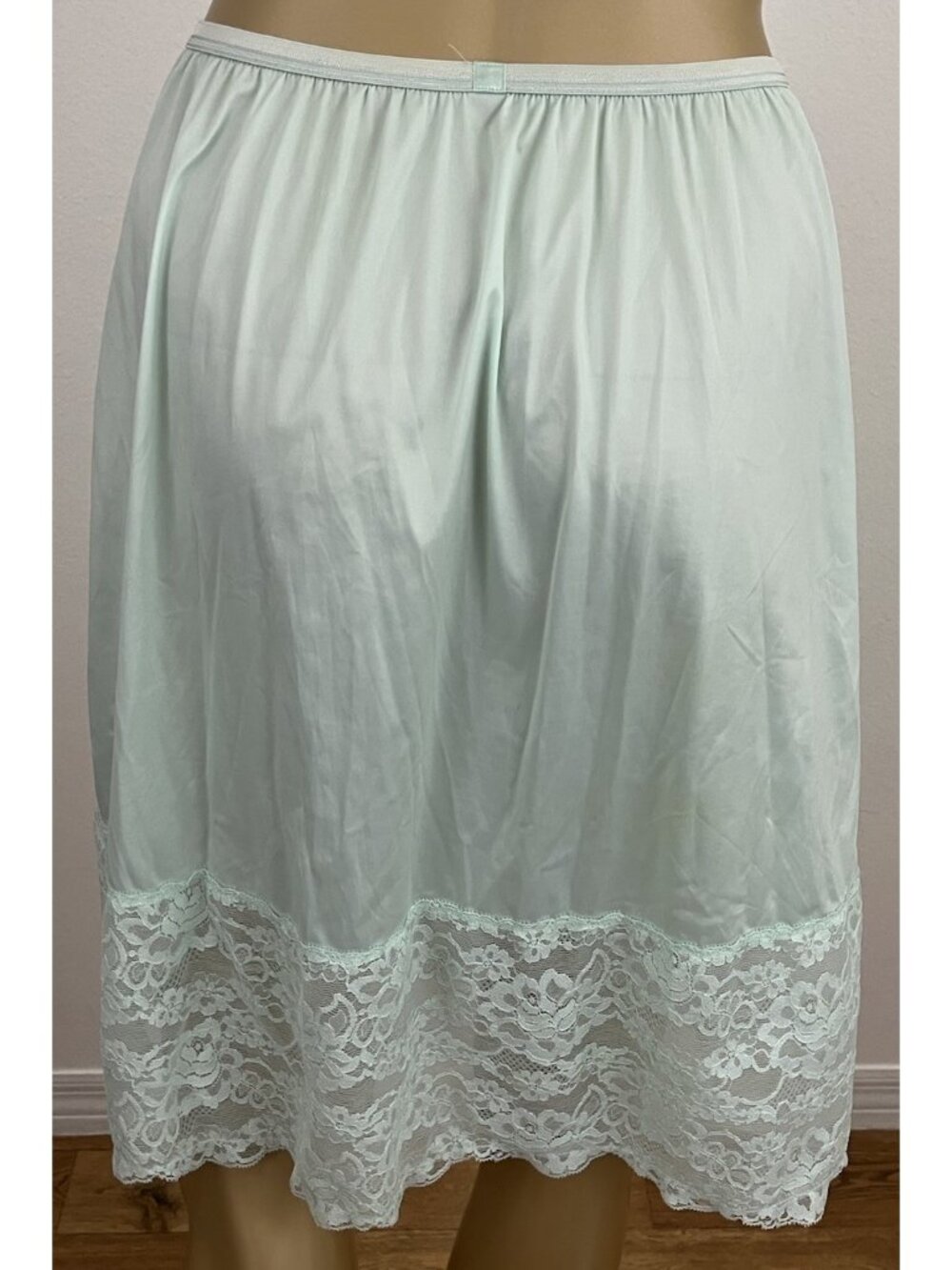 Vintage Vanity Fair Women's L Nylon Half Slip Green Lace Hem Pillow Tab